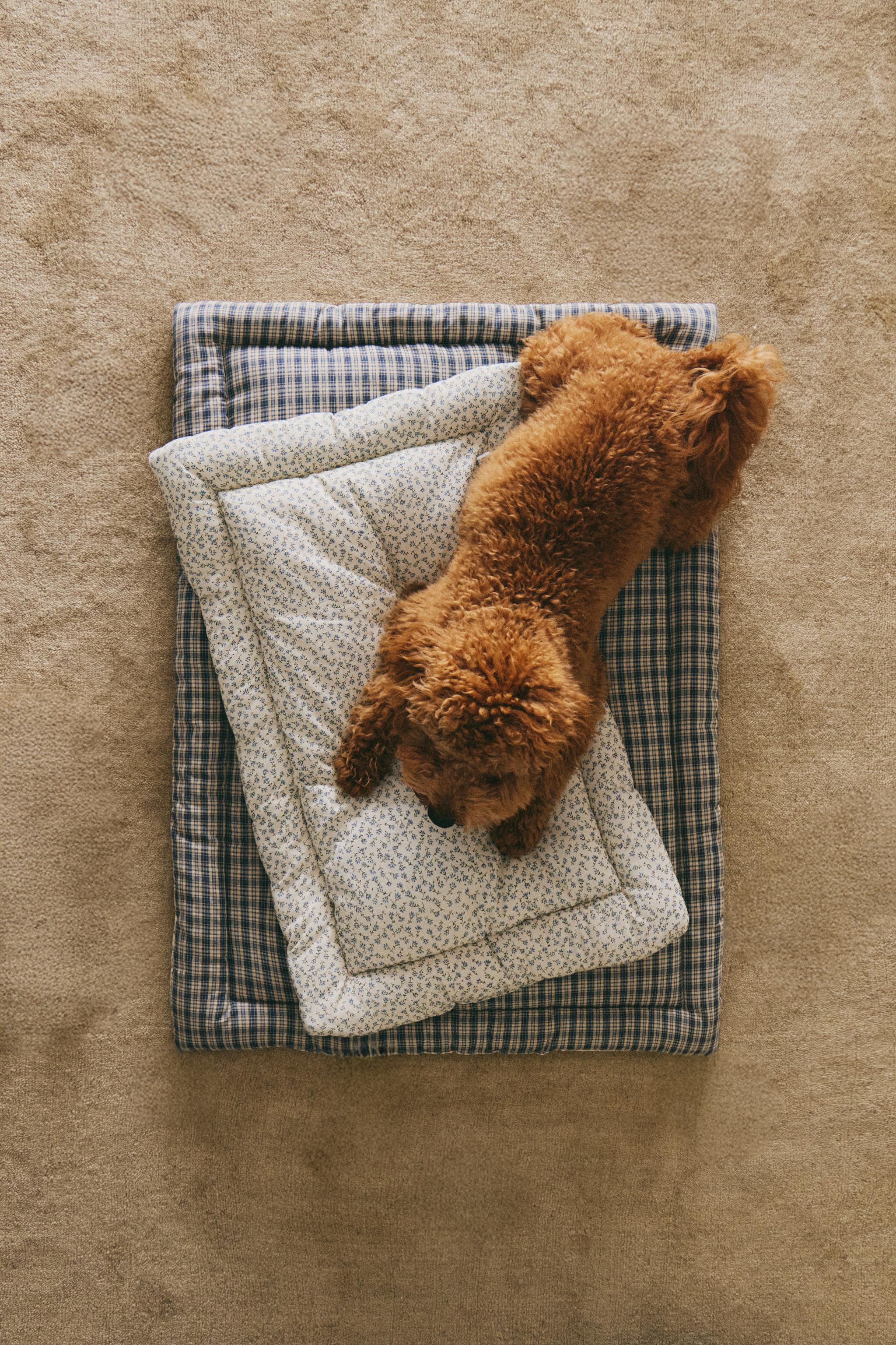 SURMATELAS CARREAUX ET FLEURS ANIMAUX DE COMPAGNIE
